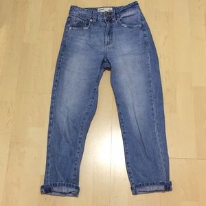 Im selling it 25$CA and 18$US